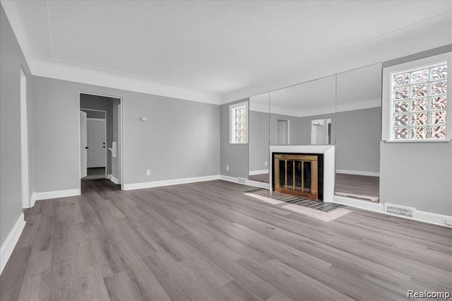 16111 Gilchrist Street, Detroit, MI 48235