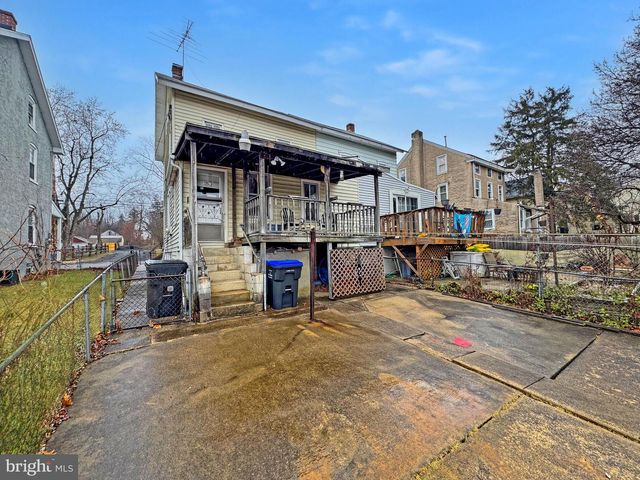 10 MILL LN, Linfield, PA 19468