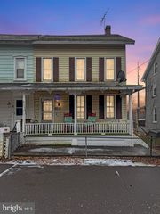 10 MILL LN, Linfield, PA 19468