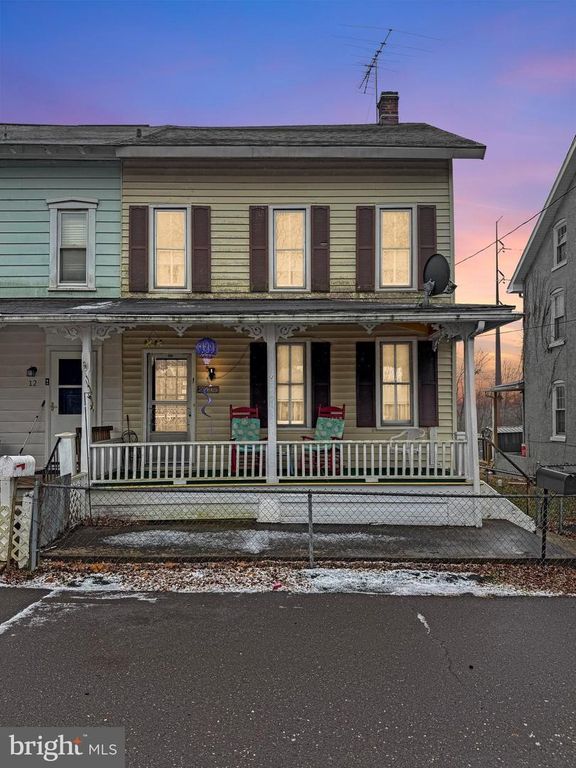 10 MILL LN, Linfield, PA 19468