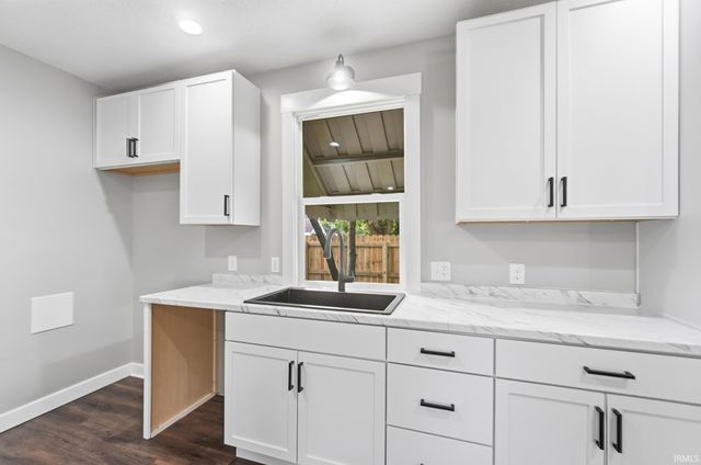 455 W Maple Grove Avenue, Fort Wayne, IN 46807