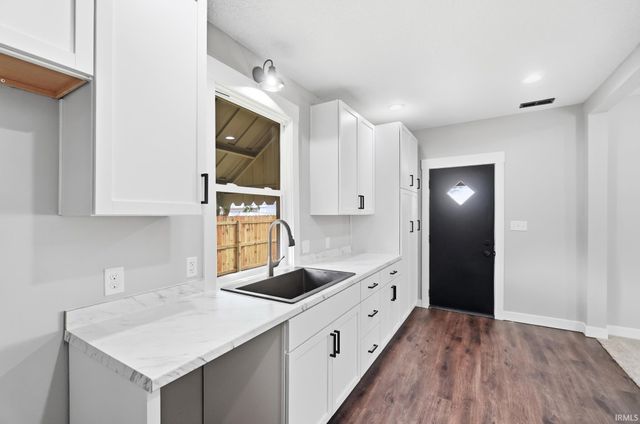 455 W Maple Grove Avenue, Fort Wayne, IN 46807
