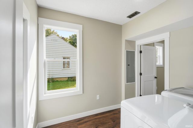 455 W Maple Grove Avenue, Fort Wayne, IN 46807
