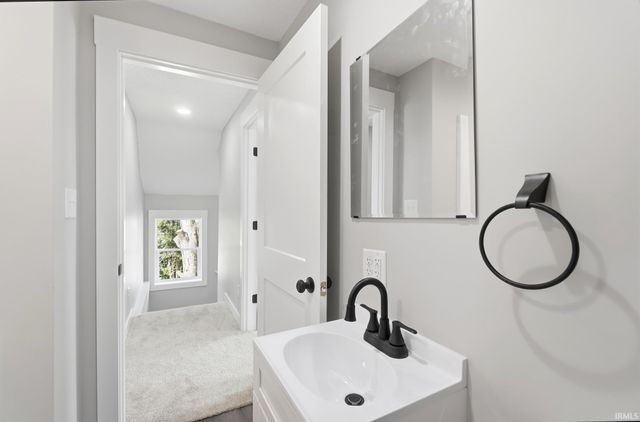 455 W Maple Grove Avenue, Fort Wayne, IN 46807