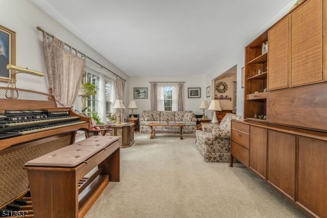 14 Ramsey Rd, Clinton Twp., NJ 08833