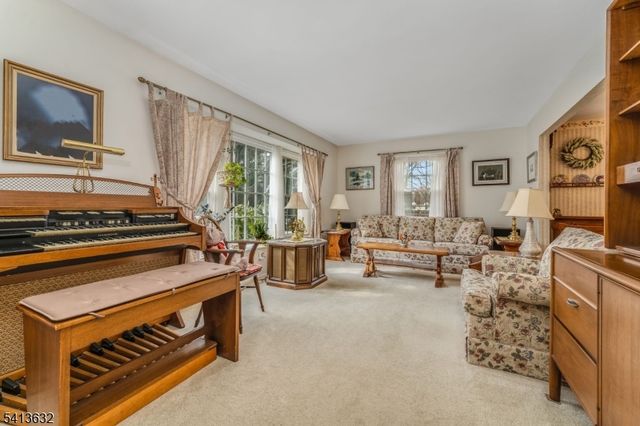 14 Ramsey Rd, Clinton Twp., NJ 08833