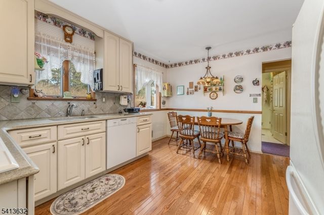 14 Ramsey Rd, Clinton Twp., NJ 08833