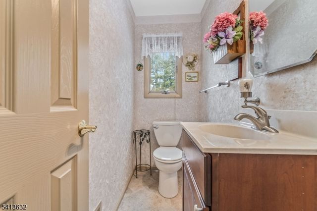 14 Ramsey Rd, Clinton Twp., NJ 08833