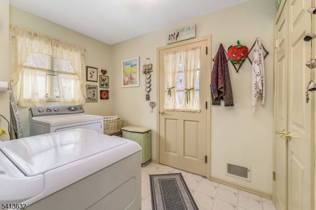 14 Ramsey Rd, Clinton Twp., NJ 08833