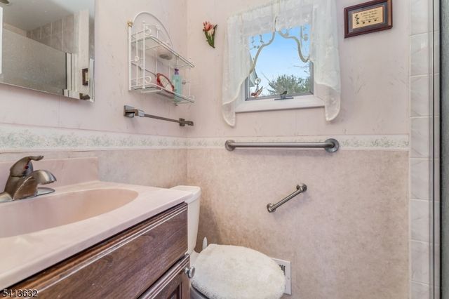 14 Ramsey Rd, Clinton Twp., NJ 08833