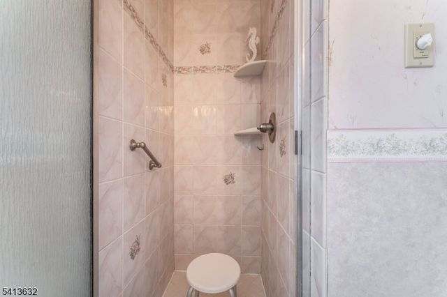 14 Ramsey Rd, Clinton Twp., NJ 08833