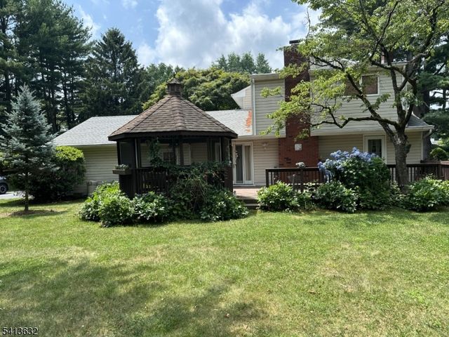 14 Ramsey Rd, Clinton Twp., NJ 08833