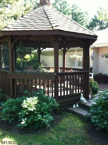 14 Ramsey Rd, Clinton Twp., NJ 08833