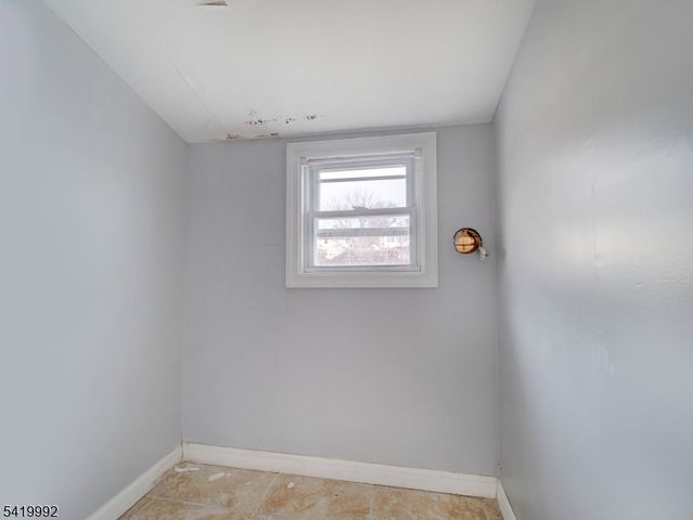 196 Lafayette St, Rahway City, NJ 07065