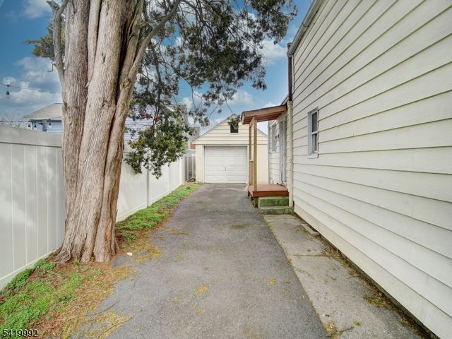 196 Lafayette St, Rahway City, NJ 07065