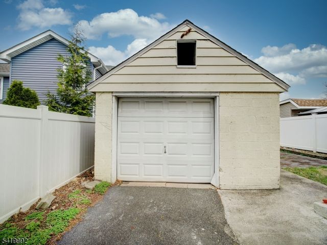 196 Lafayette St, Rahway City, NJ 07065