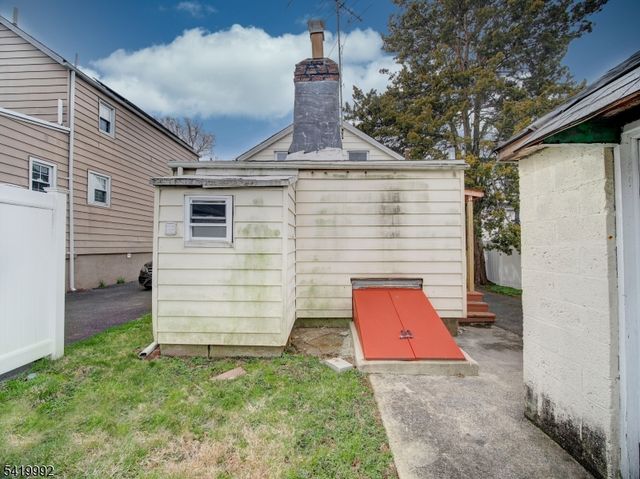 196 Lafayette St, Rahway City, NJ 07065