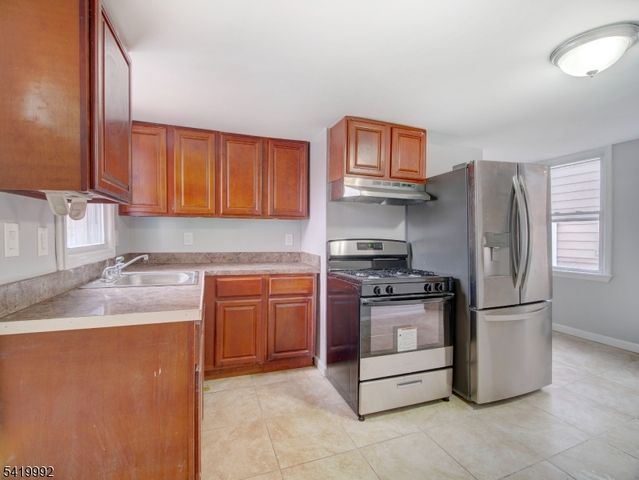 196 Lafayette St, Rahway City, NJ 07065