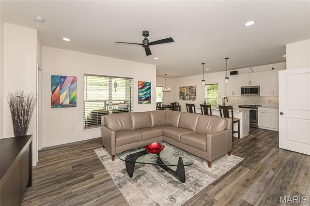 922 Boulder Crest Court, Eureka, MO 63025