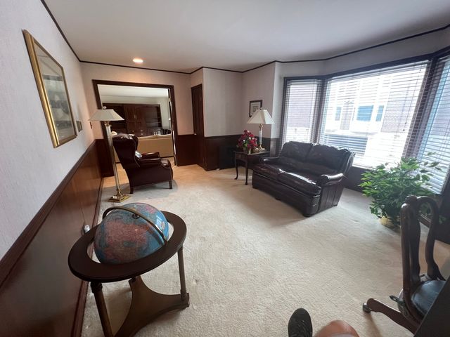 500 Thames Parkway 1F, Park Ridge, IL 60068