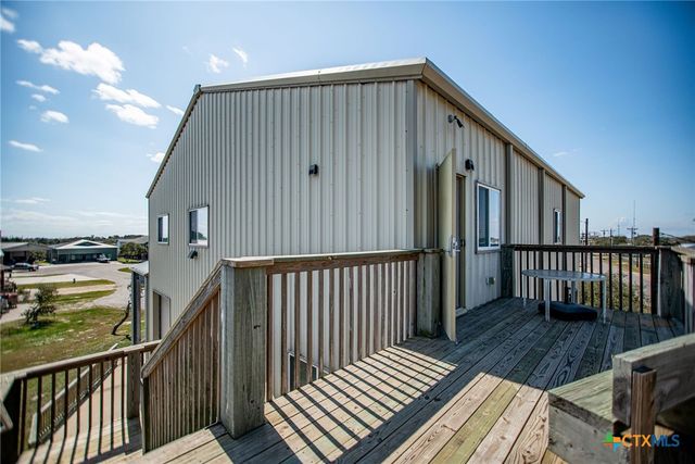 265 Coastal Oaks Loop, Port O'connor, TX 77982