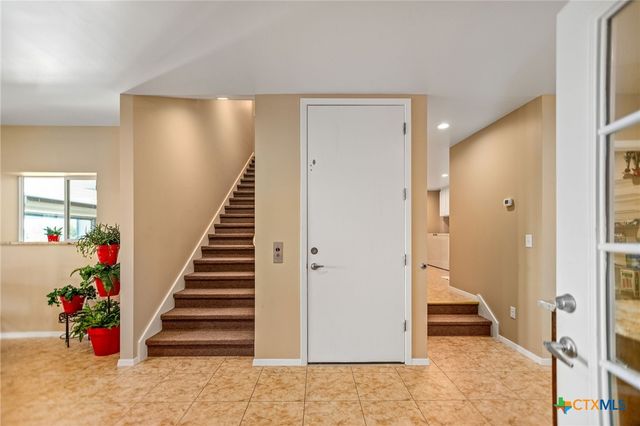 265 Coastal Oaks Loop, Port O'connor, TX 77982