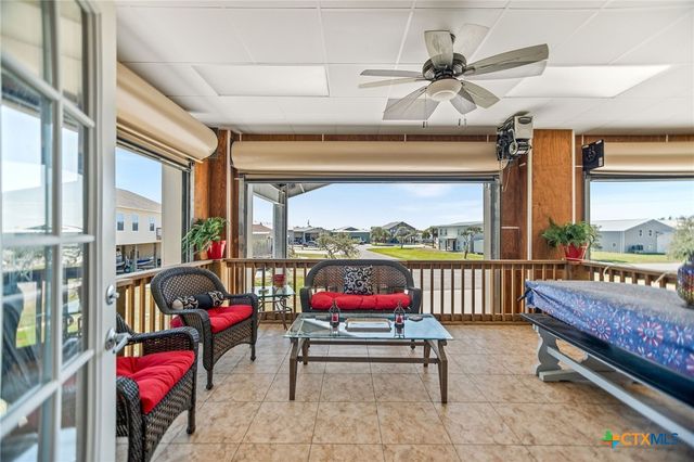 265 Coastal Oaks Loop, Port O'connor, TX 77982