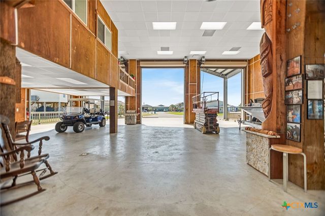 265 Coastal Oaks Loop, Port O'connor, TX 77982