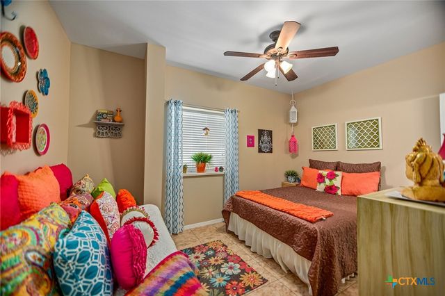 265 Coastal Oaks Loop, Port O'connor, TX 77982