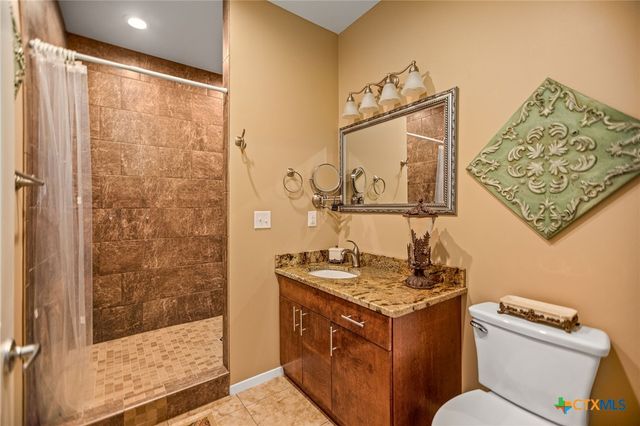 265 Coastal Oaks Loop, Port O'connor, TX 77982