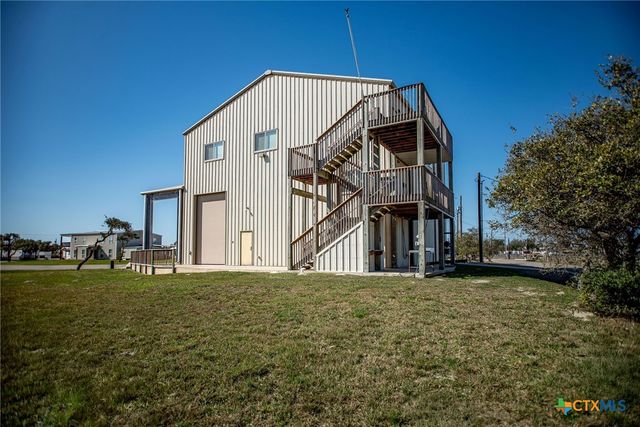 265 Coastal Oaks Loop, Port O'connor, TX 77982