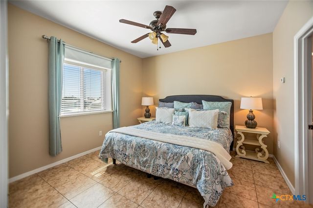 265 Coastal Oaks Loop, Port O'connor, TX 77982