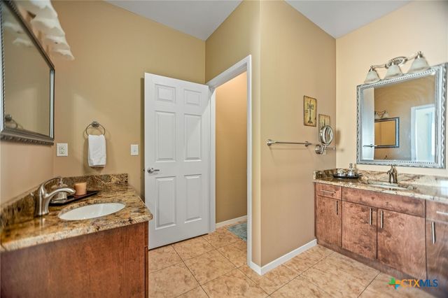 265 Coastal Oaks Loop, Port O'connor, TX 77982