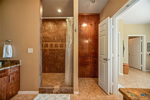 265 Coastal Oaks Loop, Port O'connor, TX 77982