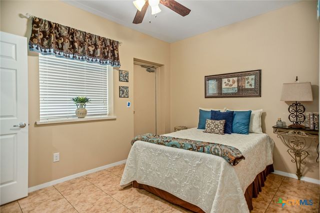 265 Coastal Oaks Loop, Port O'connor, TX 77982