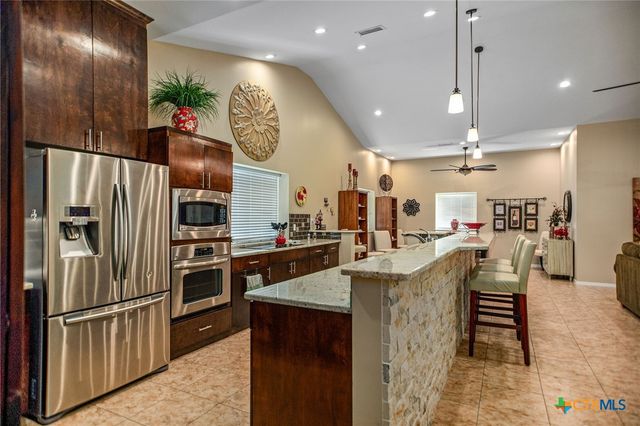 265 Coastal Oaks Loop, Port O'connor, TX 77982