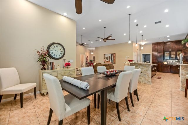 265 Coastal Oaks Loop, Port O'connor, TX 77982