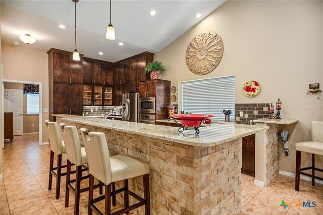 265 Coastal Oaks Loop, Port O'connor, TX 77982