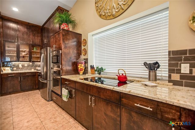 265 Coastal Oaks Loop, Port O'connor, TX 77982