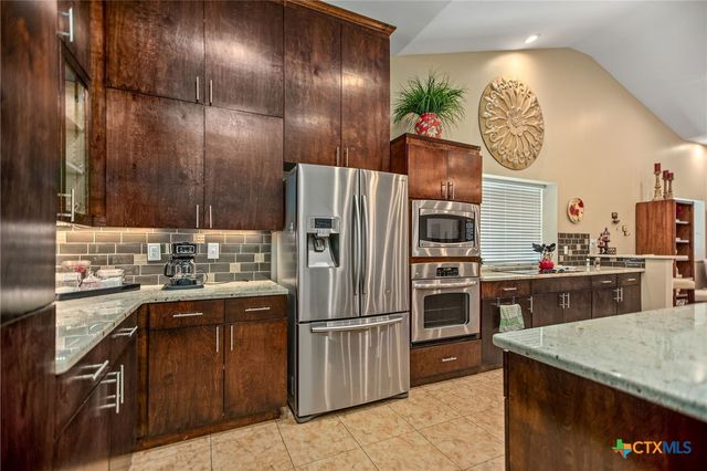 265 Coastal Oaks Loop, Port O'connor, TX 77982