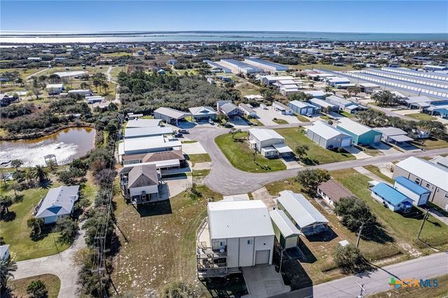 265 Coastal Oaks Loop, Port O'connor, TX 77982