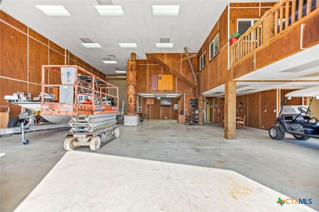 265 Coastal Oaks Loop, Port O'connor, TX 77982