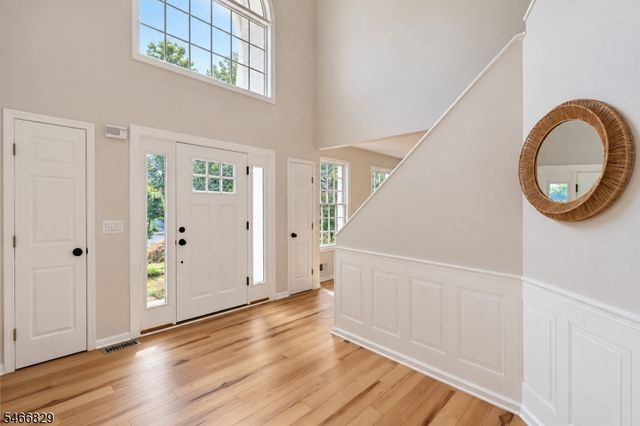 9 Schindler Way, Livingston Twp., NJ 07039