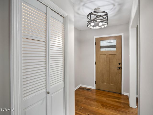 121 Northeast Hill Drive, Abingdon, VA 24210