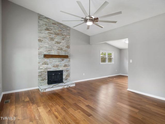 121 Northeast Hill Drive, Abingdon, VA 24210
