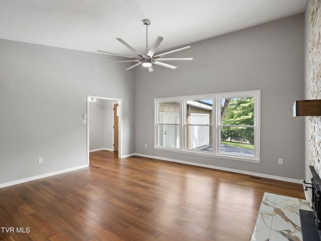 121 Northeast Hill Drive, Abingdon, VA 24210