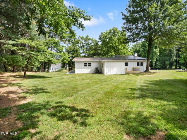 121 Northeast Hill Drive, Abingdon, VA 24210