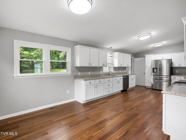 121 Northeast Hill Drive, Abingdon, VA 24210