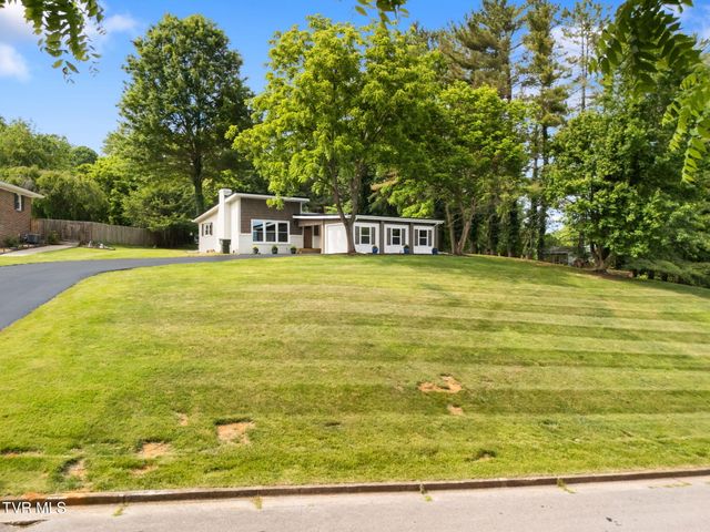 121 Northeast Hill Drive, Abingdon, VA 24210