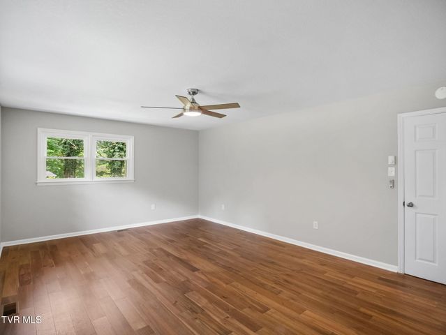 121 Northeast Hill Drive, Abingdon, VA 24210